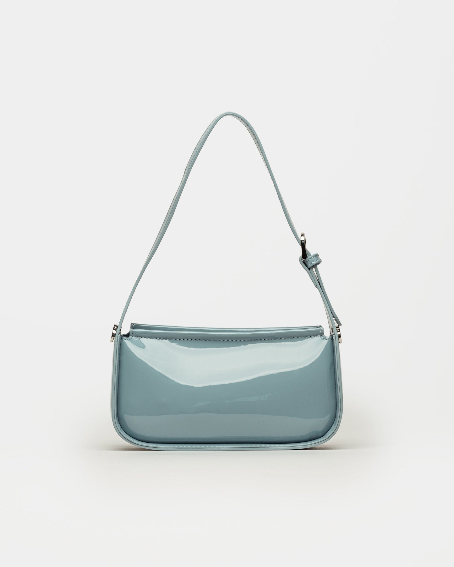 CARTERA AL HOMBRO LEAF EN EFECTO CUERO CHAROL