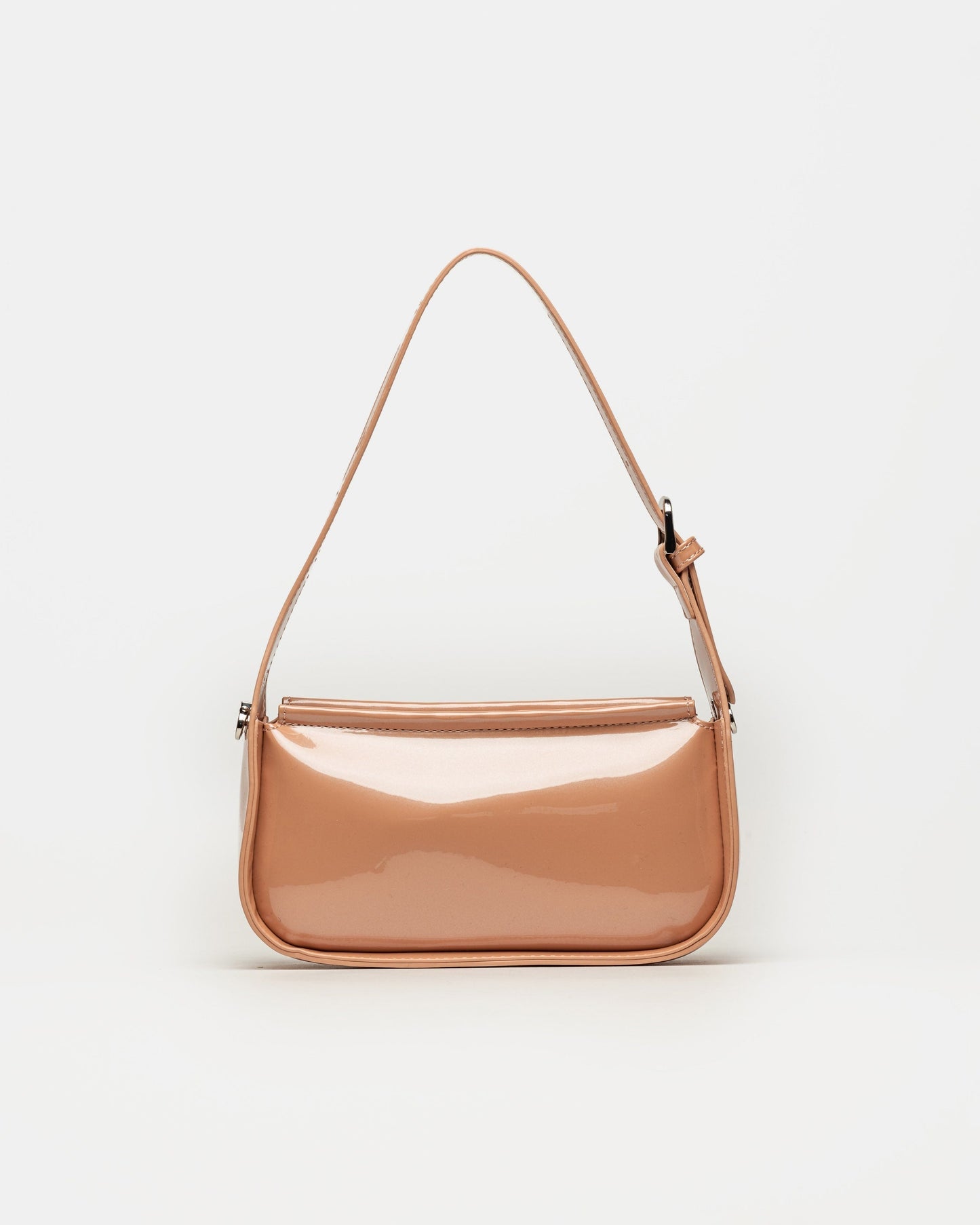 CARTERA AL HOMBRO LEAF EN EFECTO CUERO CHAROL